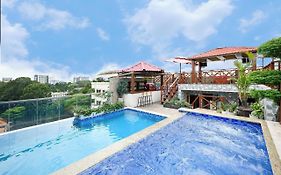 California Saigon Hotel & Rooftop Pool